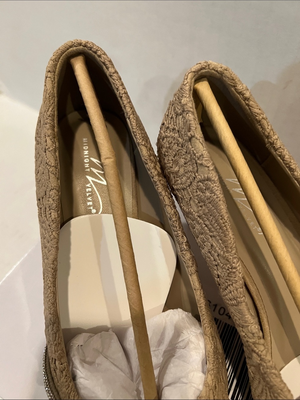Lace Pump With Rhinestone Rope. - Picture 6 of 12